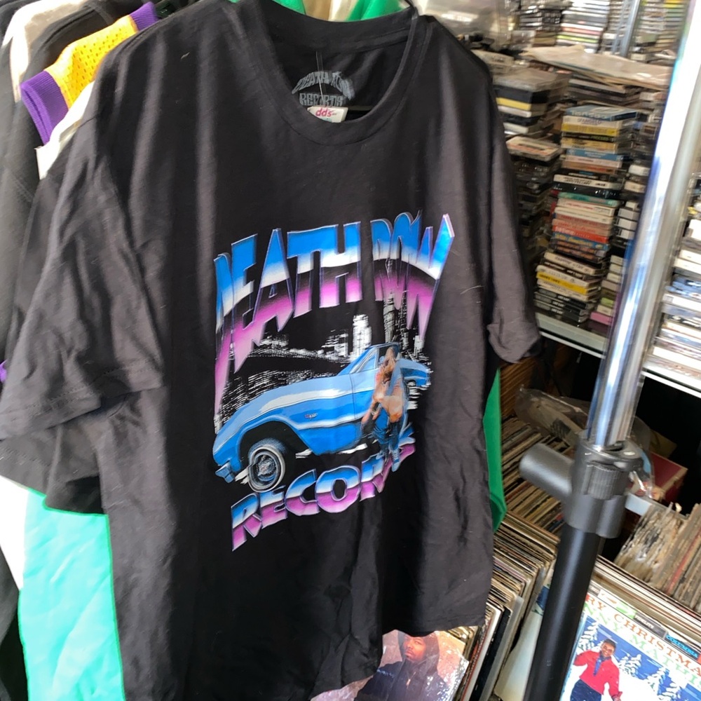 Deathrow records snoop dogg tshirt 
new 
Size large 
Black Graphic T-Shirt